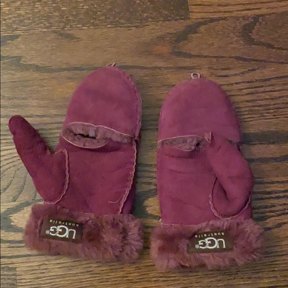 UGG Other - UGG purple toddler mittens/gloves